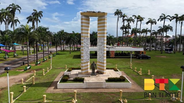 La Place des Palmistes, Cayenne — photo 3