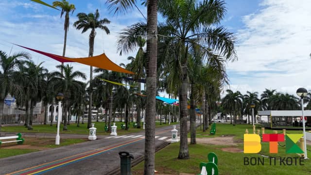 La Place des Palmistes, Cayenne — photo 4