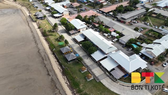 Le front de mer à Kourou, Kourou — photo 5