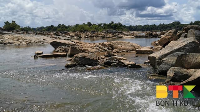 Le saut Hermina à Apatou, Apatou — photo 2