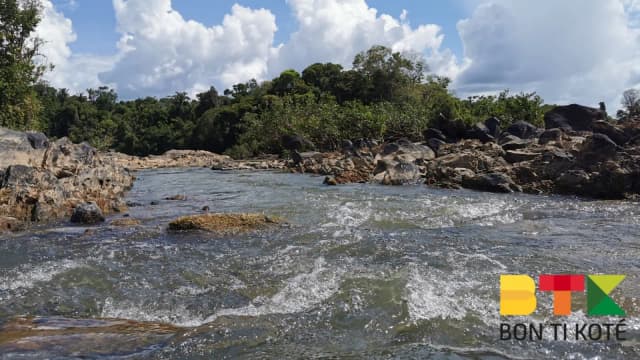 Le saut Hermina à Apatou, Apatou — photo 4