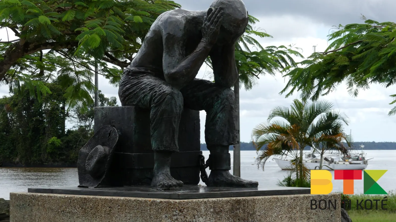 La Peine du Bagnard" : Une Statue Chargée d’Histoire à Saint-Laurent-du-Maroni, Saint-Laurent-du-Maroni — photo 2