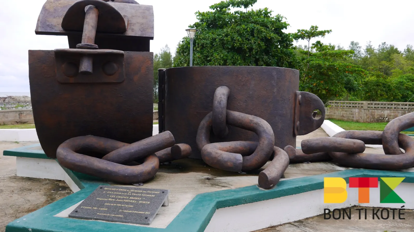 Les chaînes brisées, monument en mémoire de l'esclavage, Cayenne — photo 5