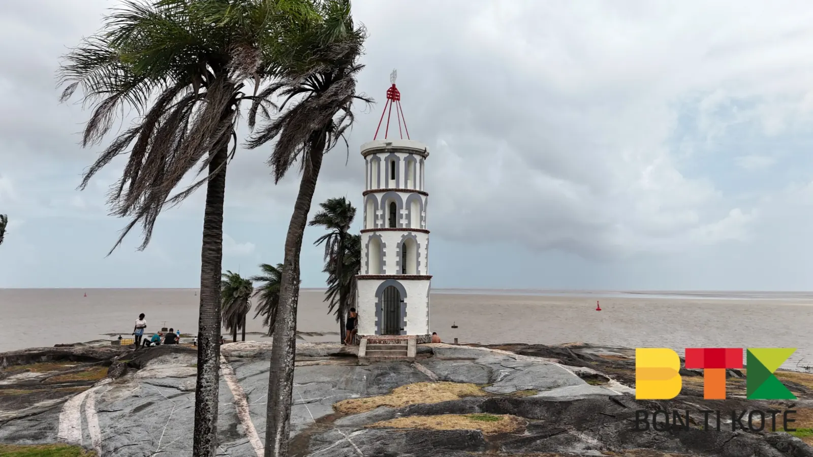 Tour Dreyfus : Un Phare Historique en Guyane, Kourou — photo 1