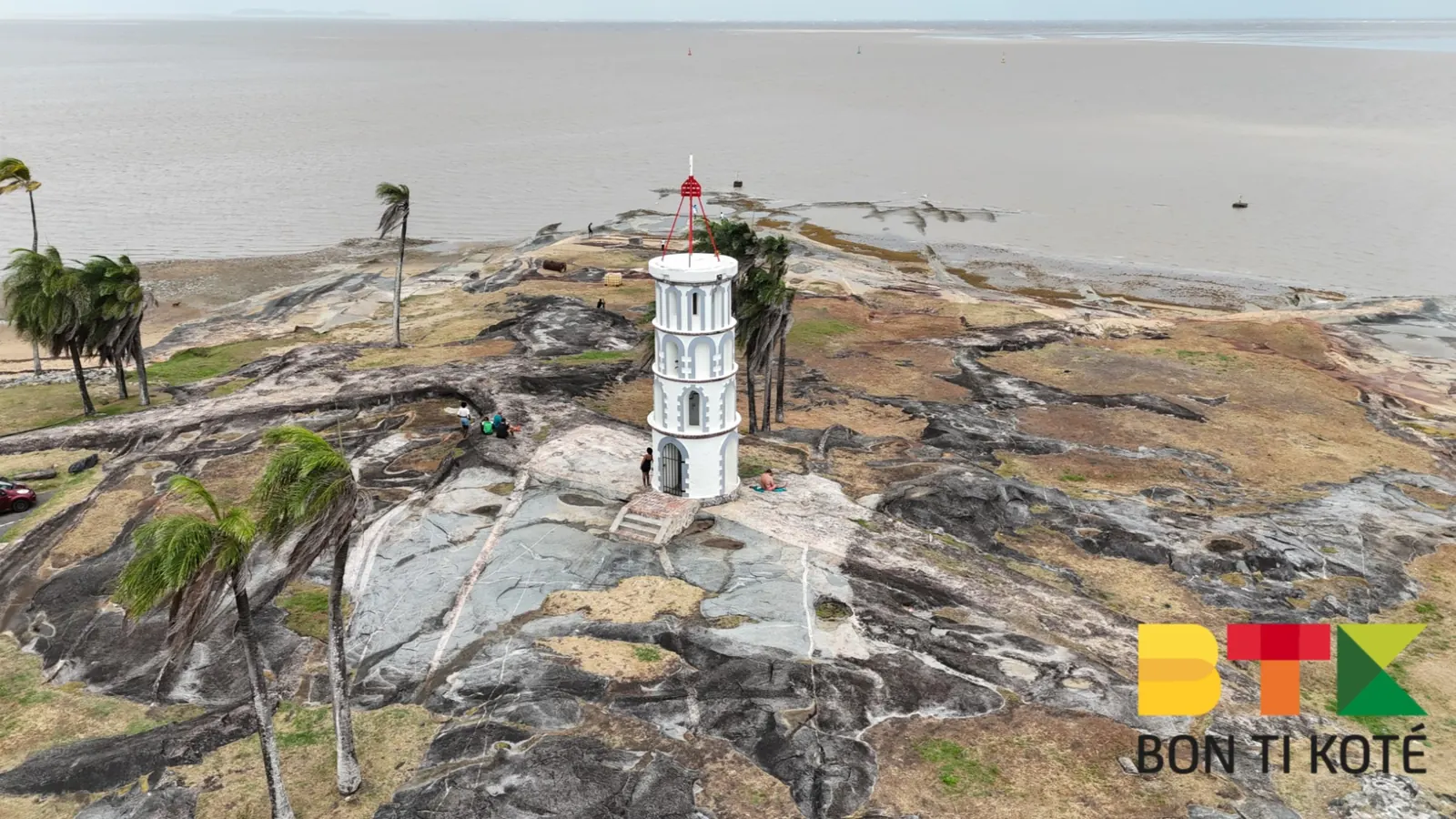 Tour Dreyfus : Un Phare Historique en Guyane, Kourou — photo 2