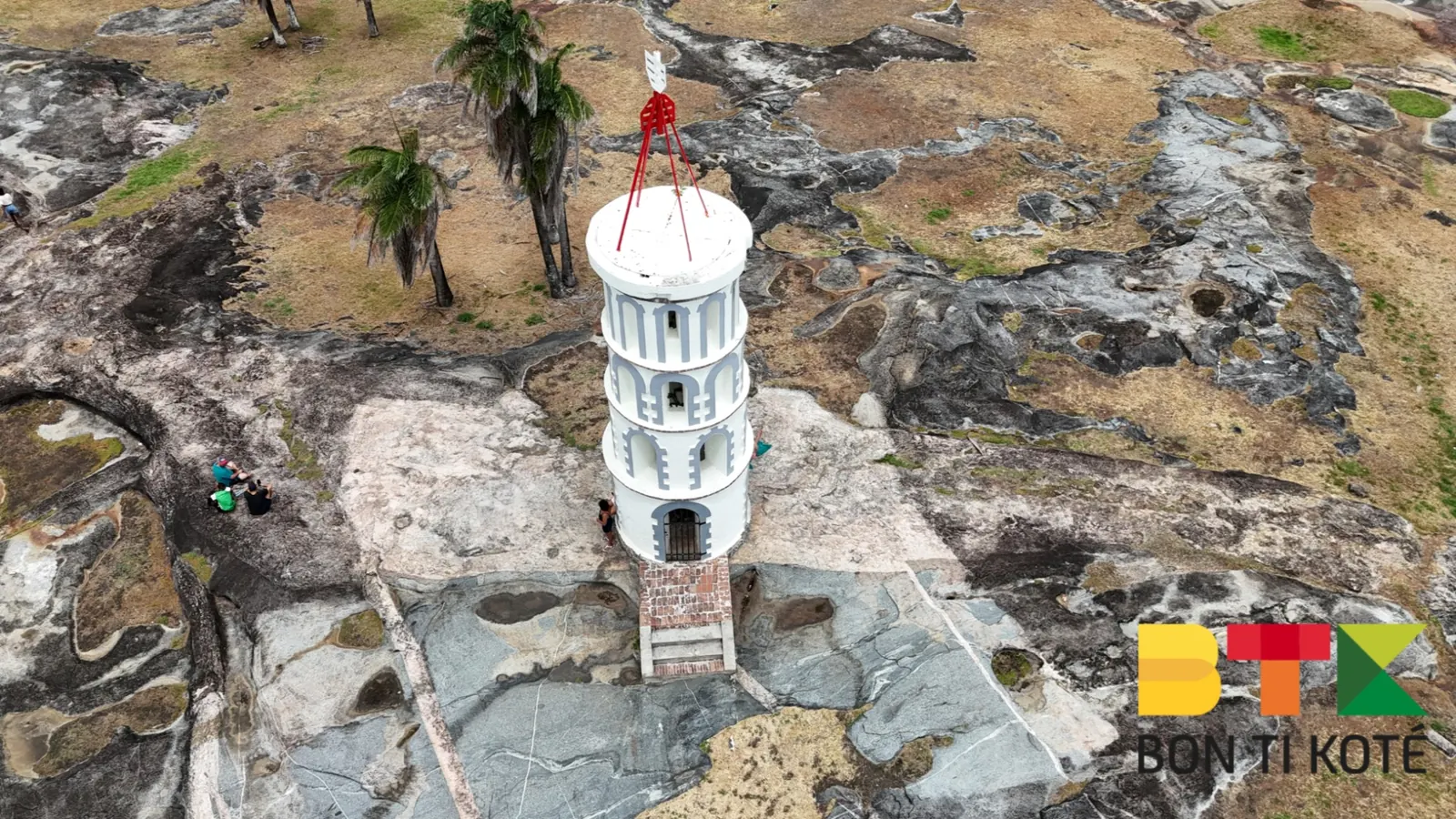Tour Dreyfus : Un Phare Historique en Guyane, Kourou — photo 3